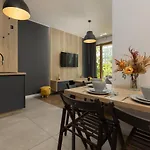 Modern Cinema Experience By Renters Apartmán *