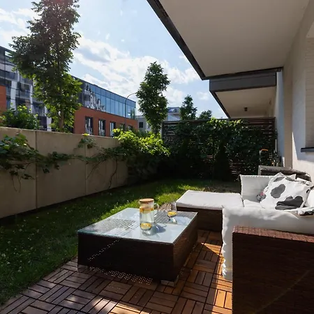 Modern Cinema Experience By Renters * Warszawa